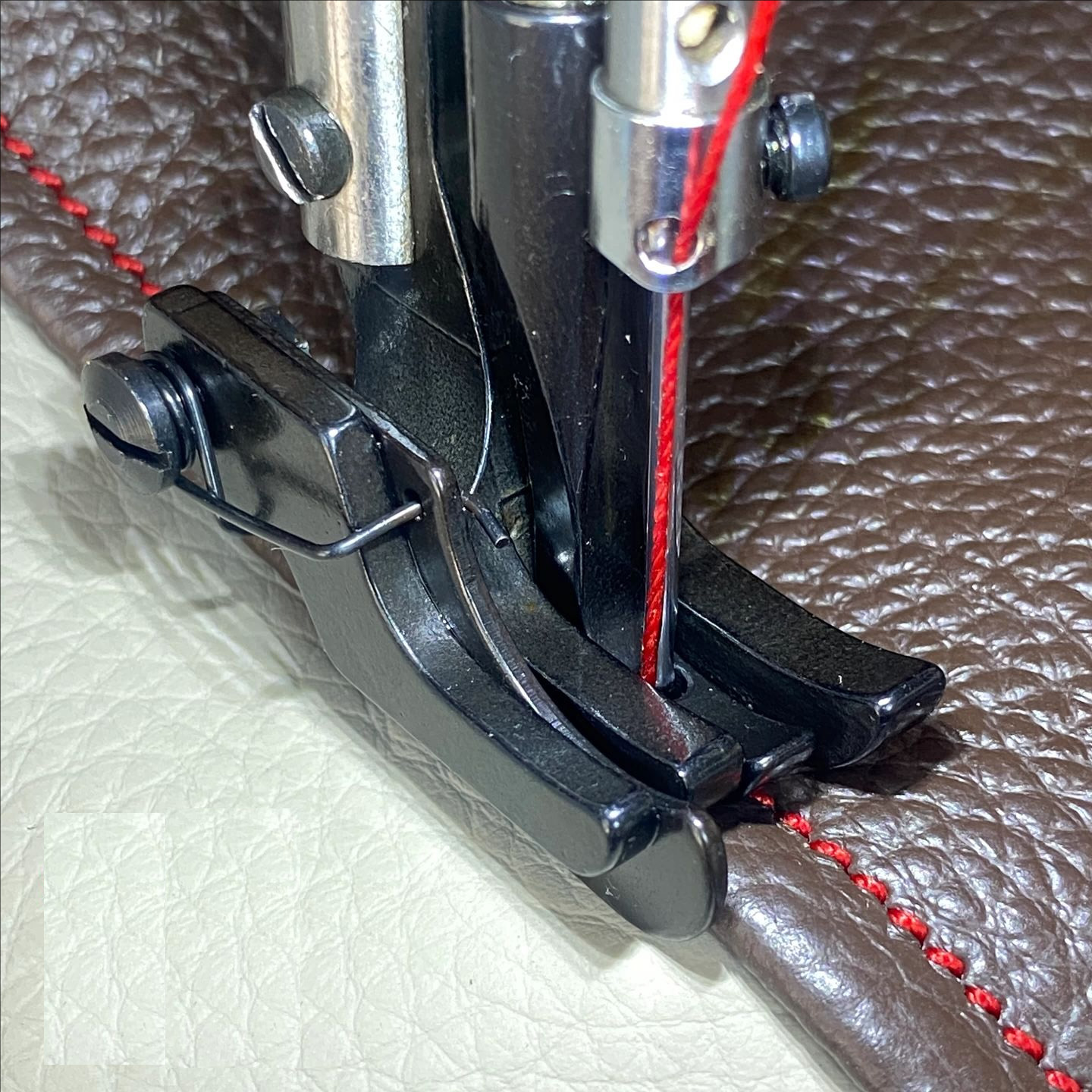 #S585R/S585L WALKING FOOT RIGH - Sewing Expert 评论和价格