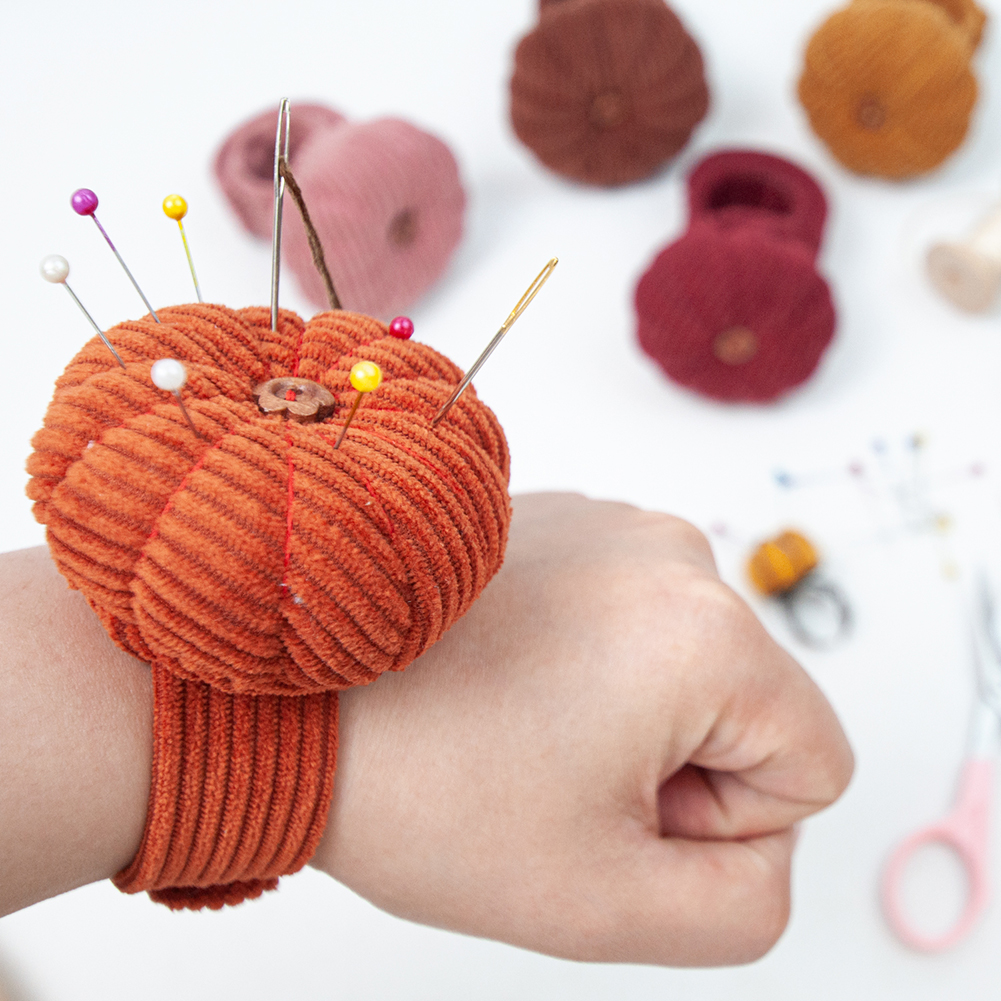 Pumpkins Wrist Pin Cushion Set - Sewing Pin Cushion 评论和价格